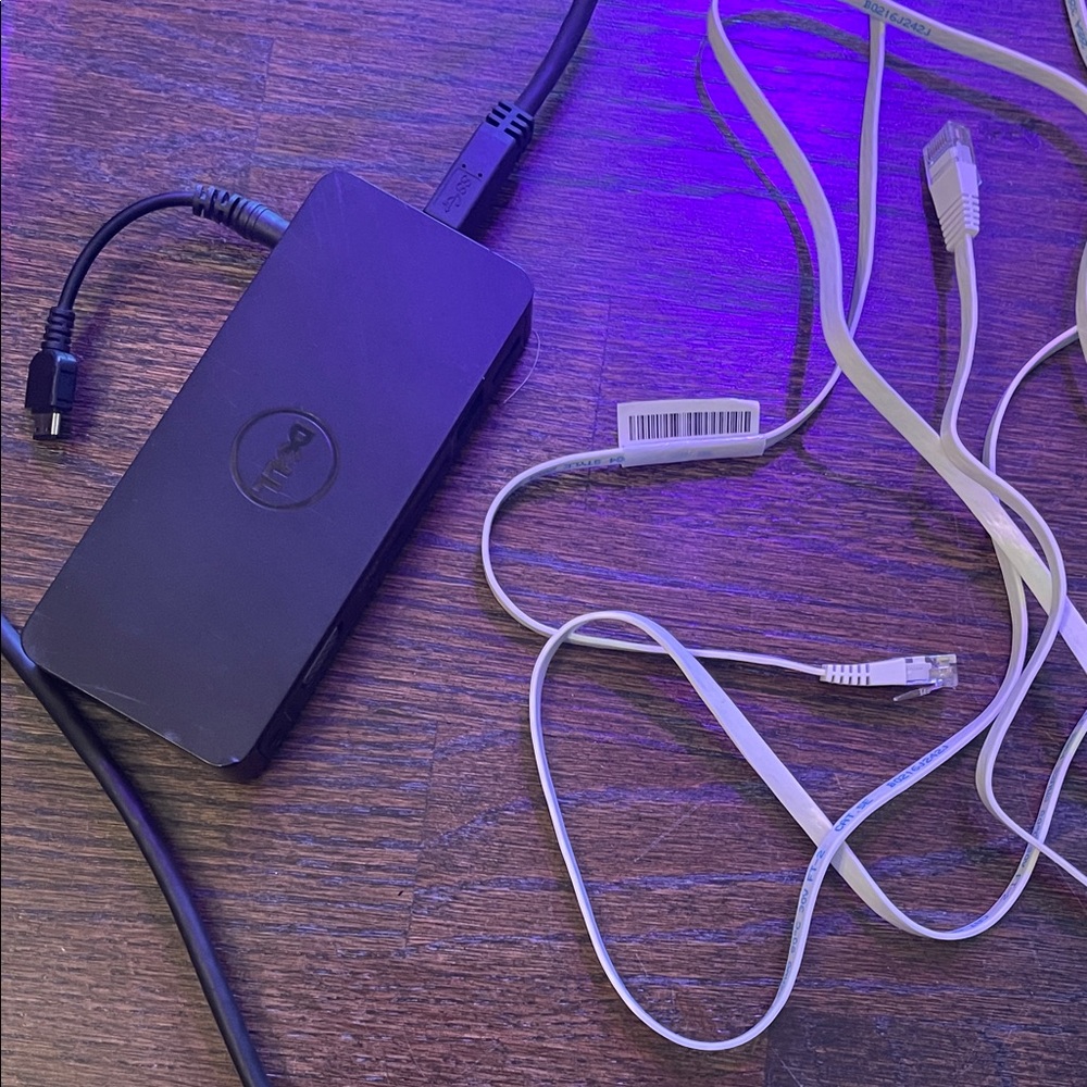 Dell Docking Station DisplayLink Plug and Display System with Cables